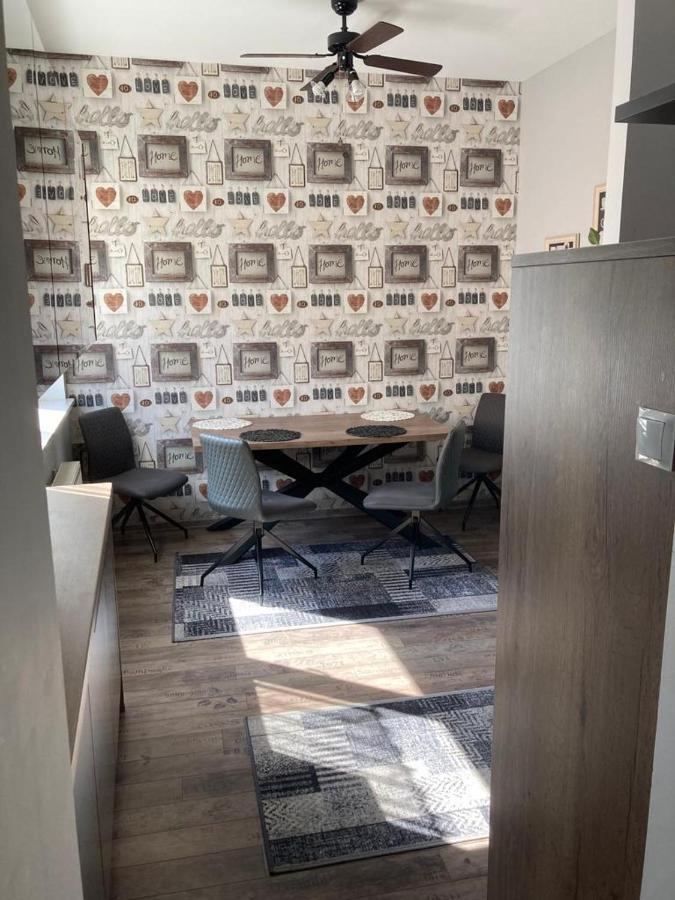 Apartmany Sabinovska เปรเชา ภายนอก รูปภาพ