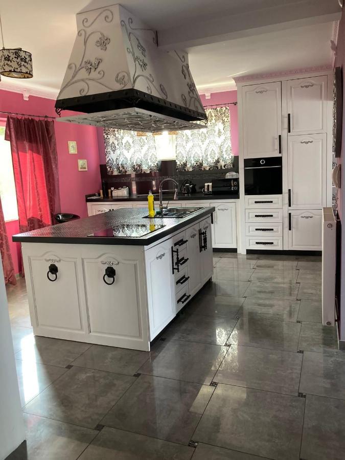 Apartmany Sabinovska เปรเชา ภายนอก รูปภาพ